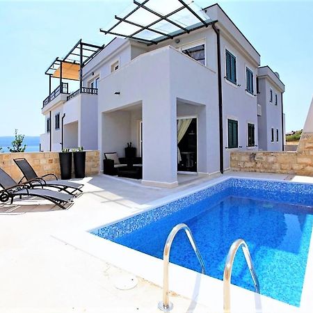 Apartment Bol A6 With Pool From 45 Eur Per Person Exteriör bild