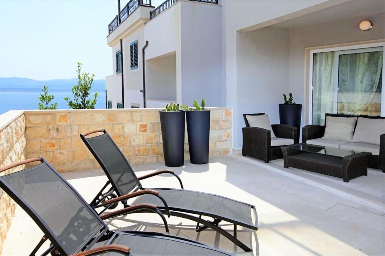 Apartment Bol A6 With Pool From 45 Eur Per Person Exteriör bild